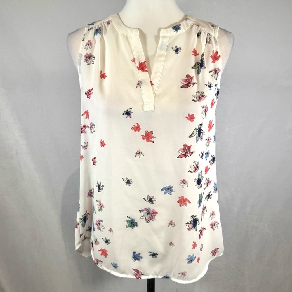 Dalia beautiful white floral print chiffon top size small